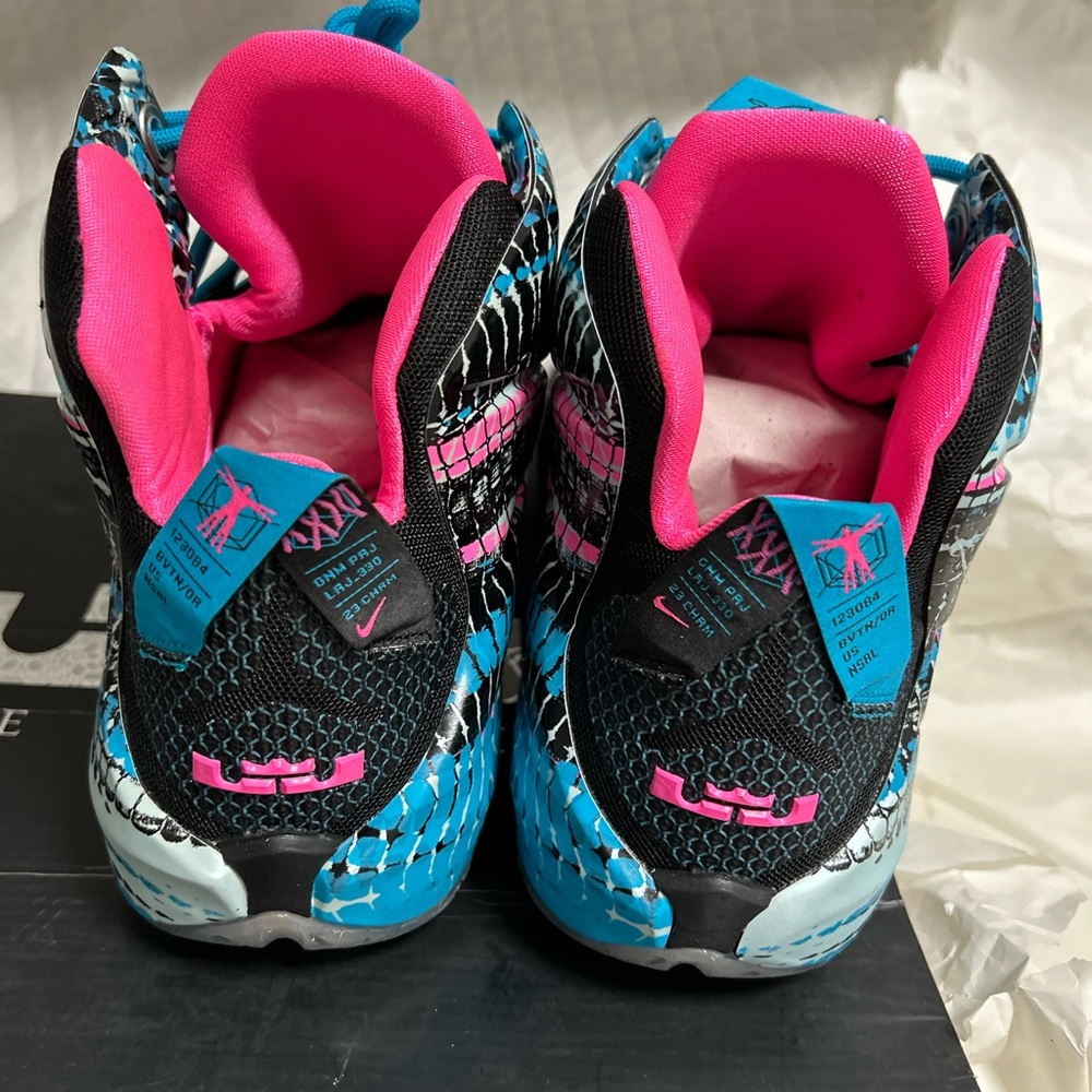 Nike - LEBRON XII - Black/Black-Pink Pow-BL Lagoon. - Picture 8 of 12